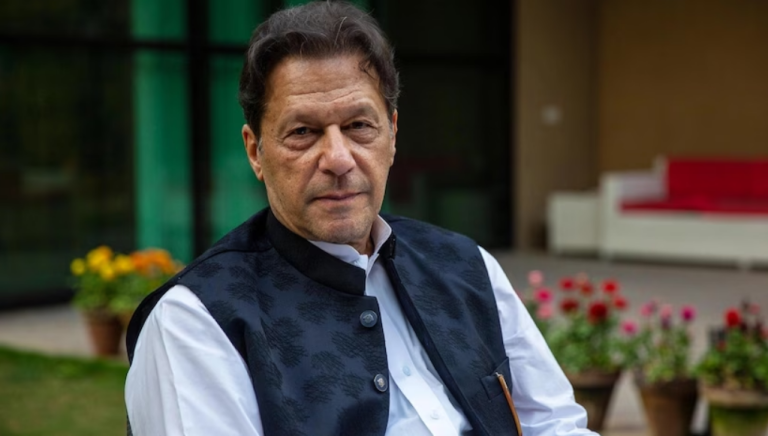 Khan criticizes special treatment for Nawaz Khan criticizes special treatment for Nawaz