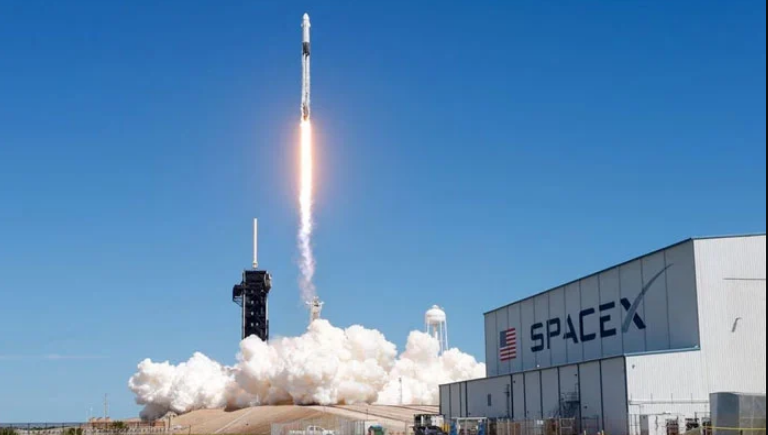 SpaceX’s Dragon Ship lifts for resupply mission to ISS